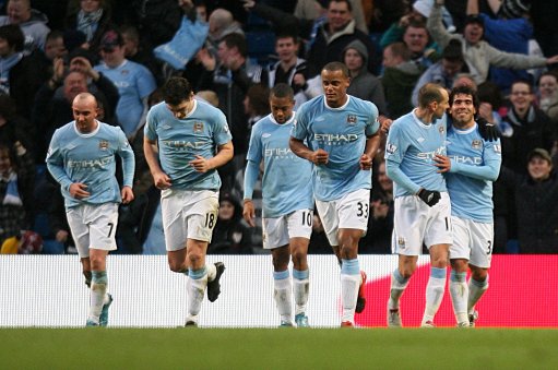 川超联赛公布多起争议判罚评议结果，多位裁判被停哨（川超联赛通报多起争议判罚评议，数名裁判遭停哨处理）